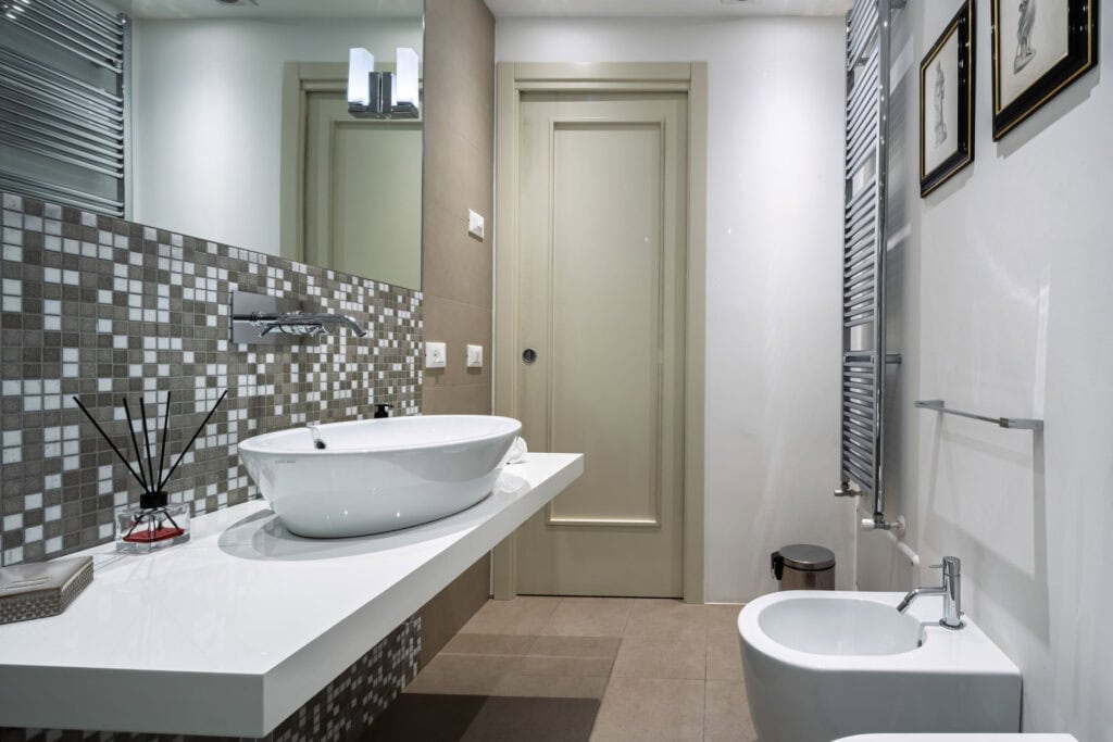 Bathroom with modern shower - Ca' Barbarina 1